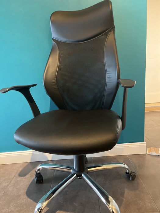 Черен Офис стол