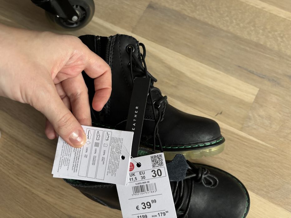 Ghete piele naturala copii marime 28 30 fermoar siret noi eticheta