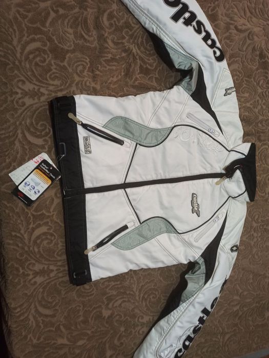 Продаётся женская мото куртка