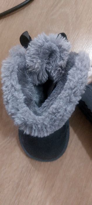 Продаются детские ботинки, новые. 25 размер