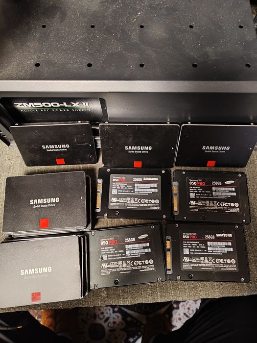 Samsung SSD 256GB/ Samsung V-NAND SSD 850 Pro.