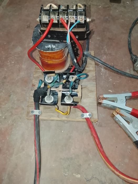 Зарядка, зарядное устройство на 12 вольт