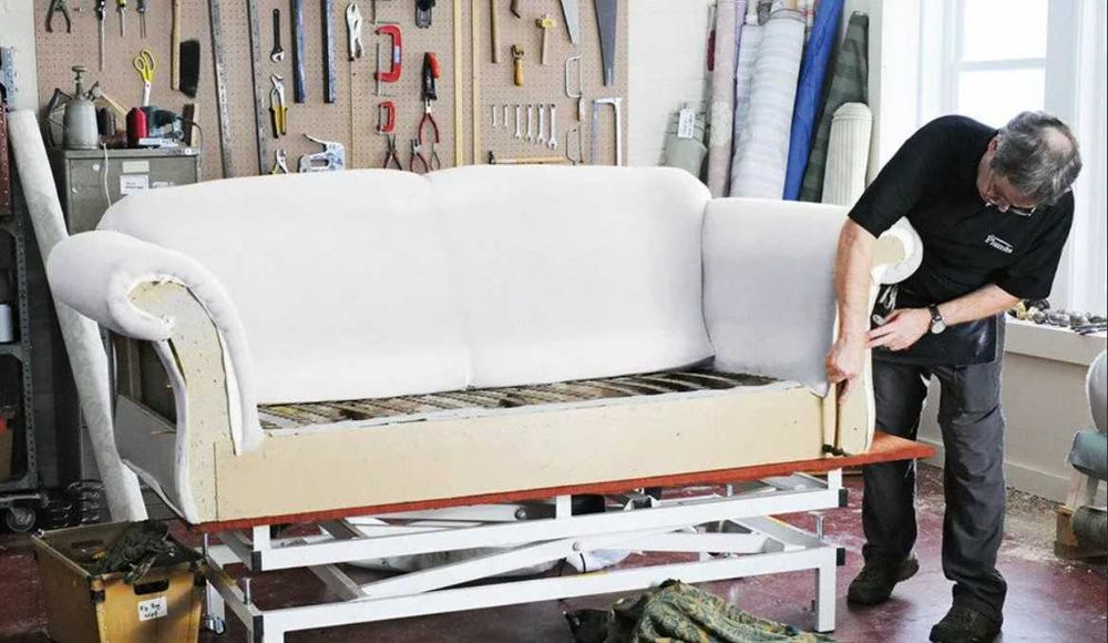 Любая сложность. Перетяжка, реставрация, ремонт мягкой мебели.