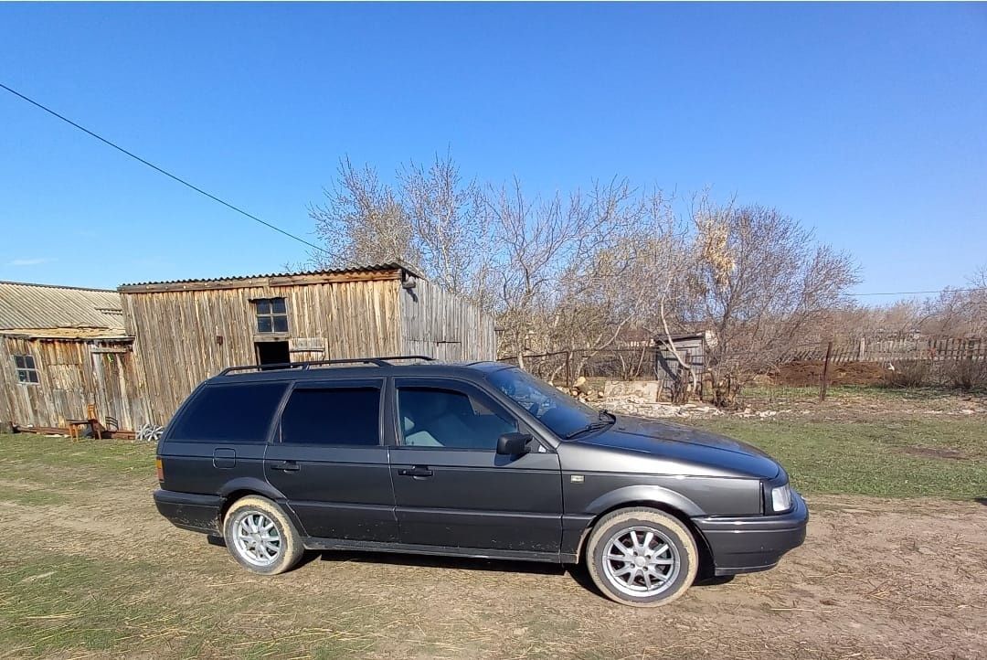 Ищем с автомехаником живую «белорусскую легенду» на рынке — Volkswagen Passat B3 в кузове универсал