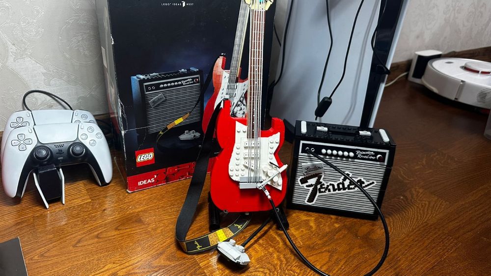 Электронная гитара лего