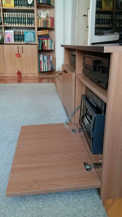 biblioteca moderna + comoda tv led