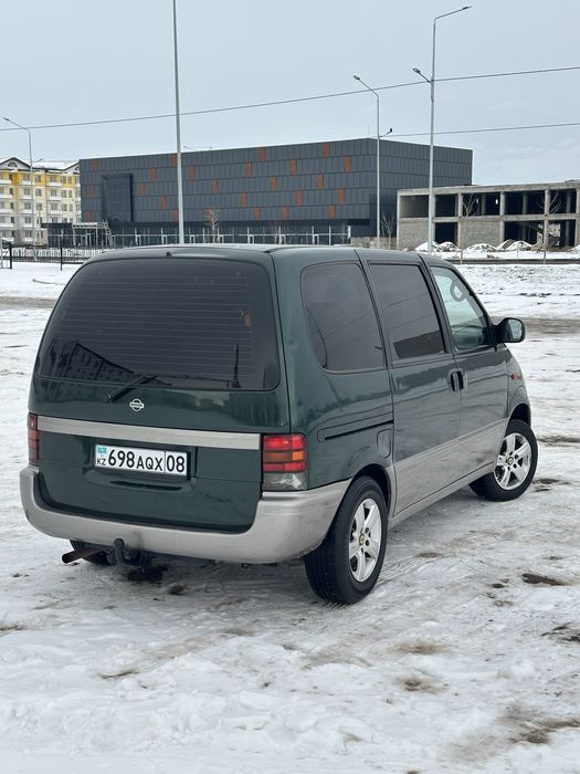 Продам Nissan Serenu