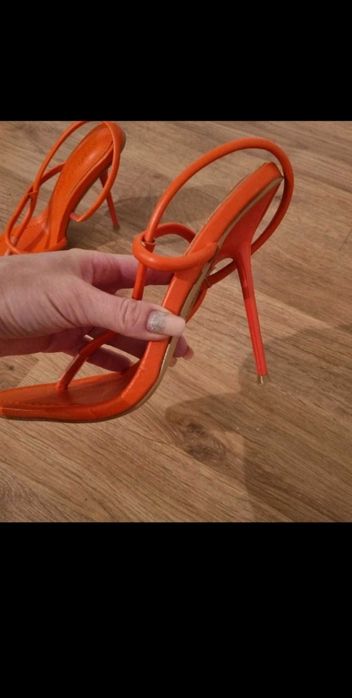 Sandale cu toc superbe