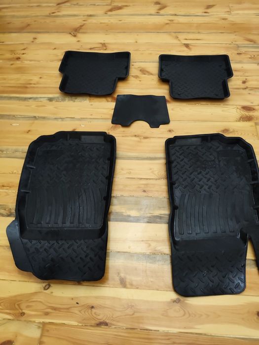 Полик для Кобальта в отличном состоянии