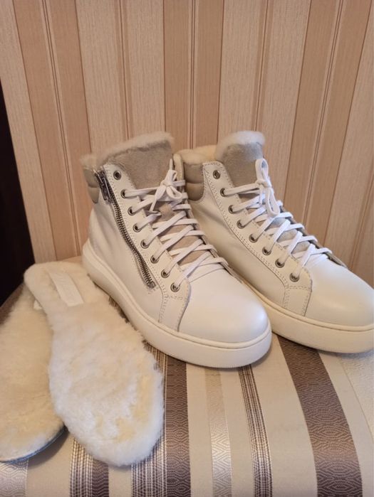 Продам ботинки(натуральная кожа)