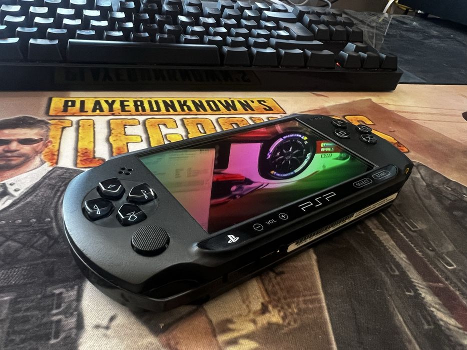 PSP E1004 / 64 GB / 30 игри