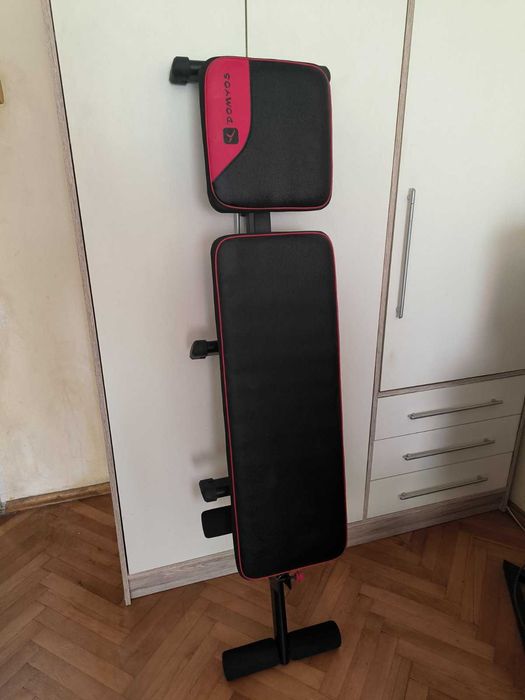 Сгъваема и  регулируема фитнес лежанка Domyos bench 500