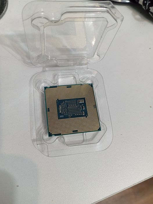Процесс Intel core i3-8100