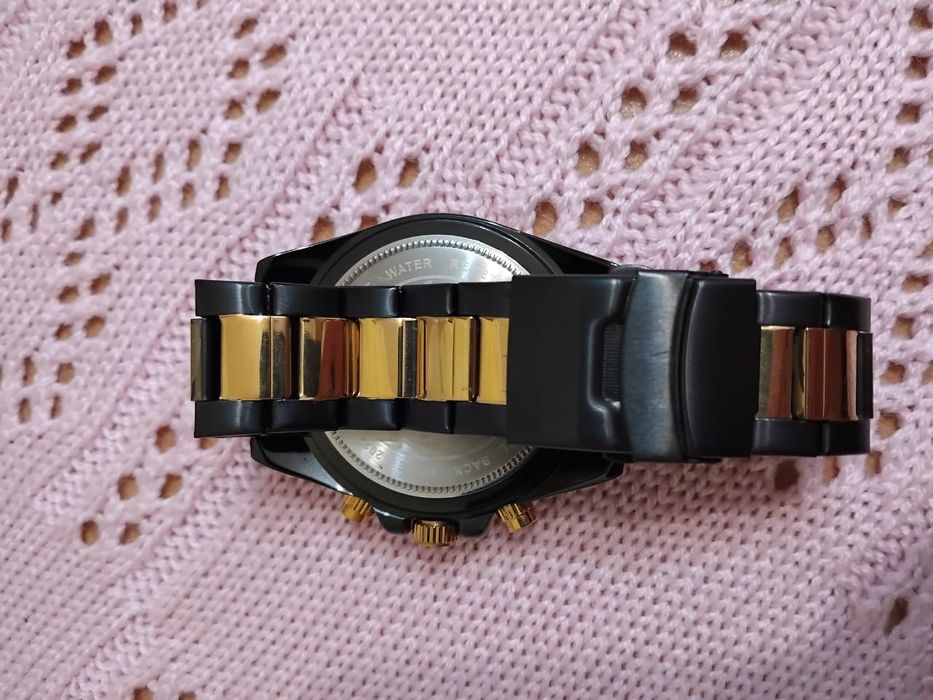 Пррдам часы в отличном состоянии