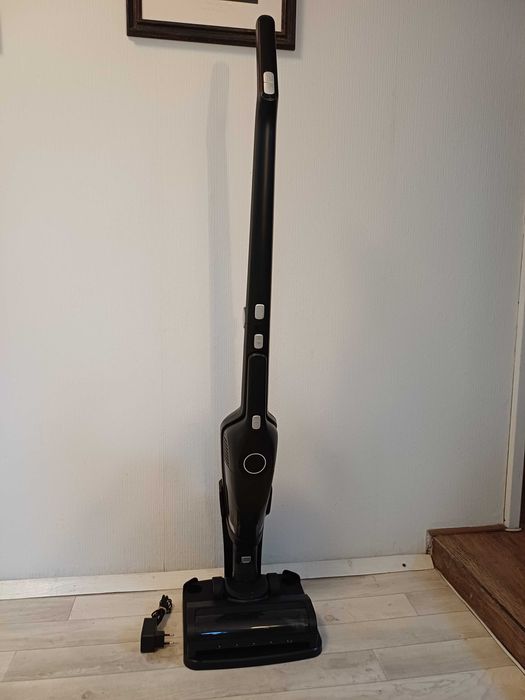 Вертикална прахосмукачка B&D VC2939C-GS