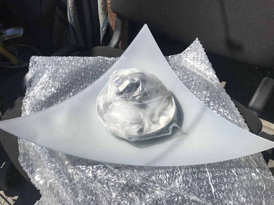 Продам новые люстры