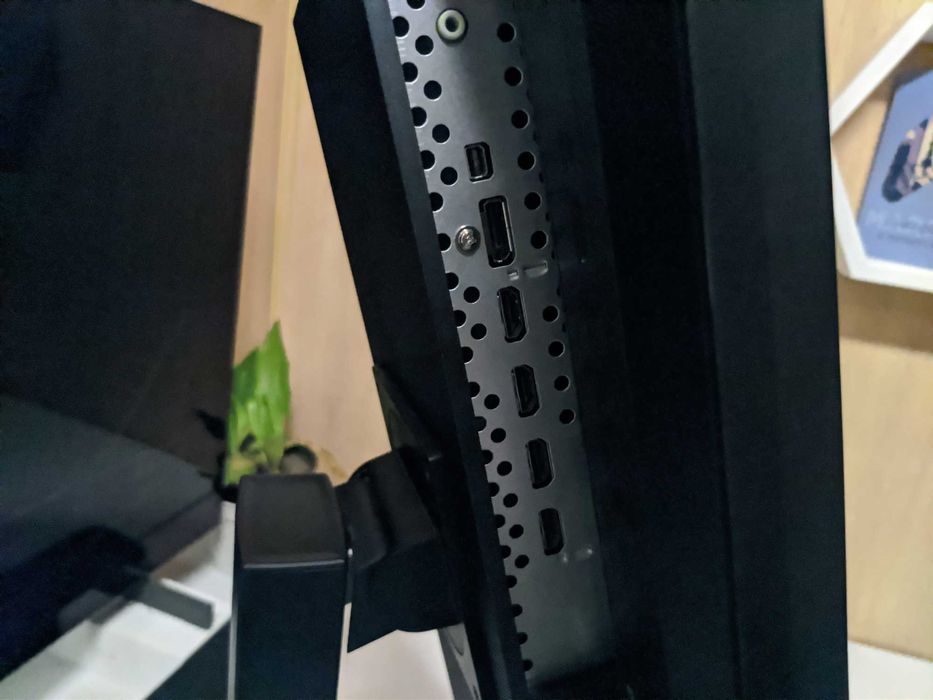 ASUS 27" 4K Ultra HD монитор