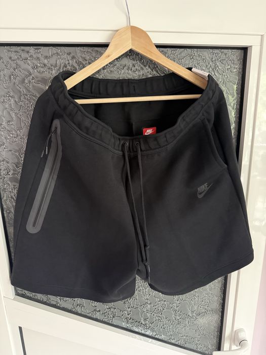 Мъжки черни къси панталони Nike Tech Fleece - размер XL