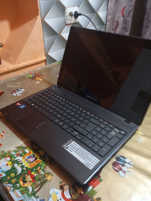 Vând laptop Packard Bell mai multe detalii în privat