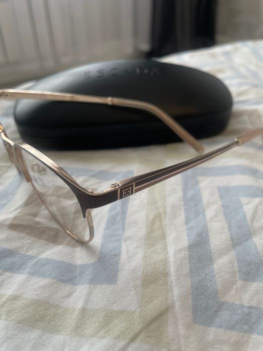 Оправа Escada  в оригинале