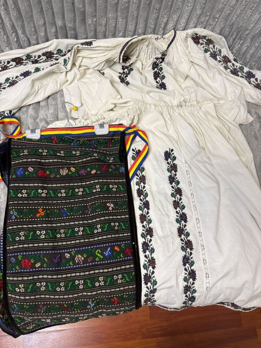 Costum popular autentic zona Gorj