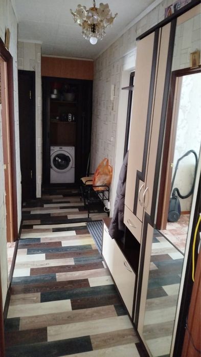 Продам двух ком квартиру