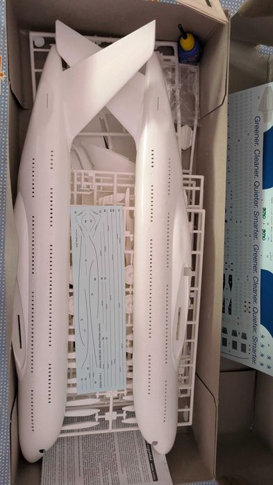 Сглобяем модел Еърбъс А380 Revell,