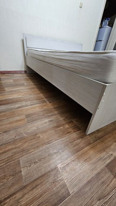 Продам Кровать 160х200