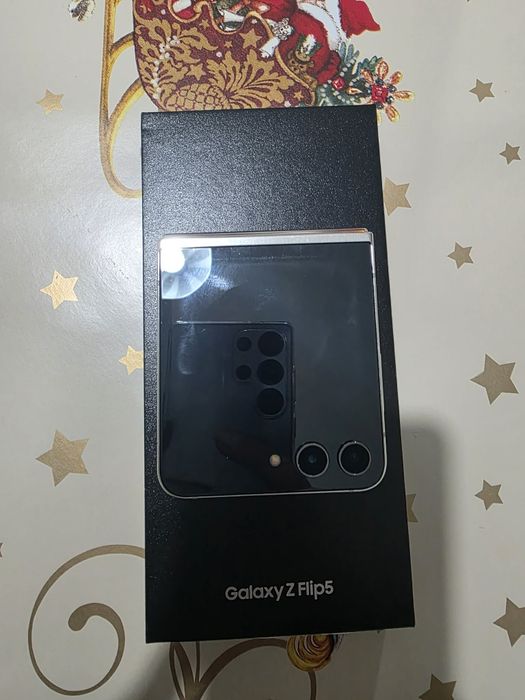 Samsung Galaxy Z Flip 5 256gb В ОТЛИЧНО СЪСТОЯНИЕ