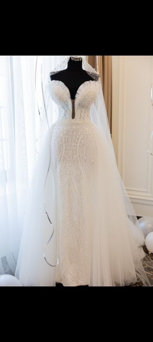 Rochie de mireasa mărimea S, cu trena detașabilă