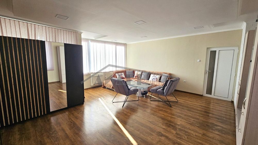 Дава се под наем Двустаен апартамент в Пловдив, Тракия - 74 кв.м за 498.27 € - Снимка #1