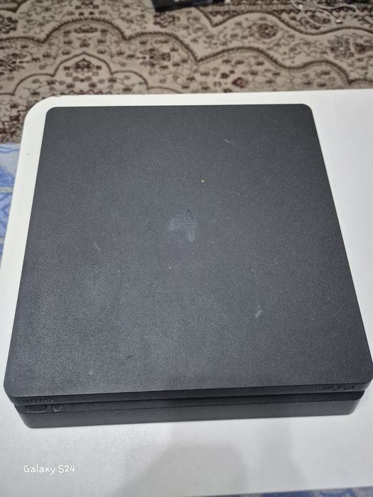 Продам Ps 4 slim