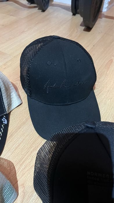 Шапки (Нови)