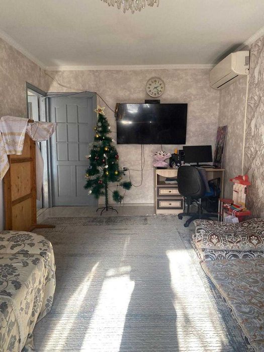 Продаётся 3-комнатная квартира 103-серии в 8 мкр. Этаж 4/5. Автономка.