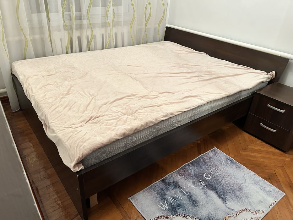 Кровать двуспальная