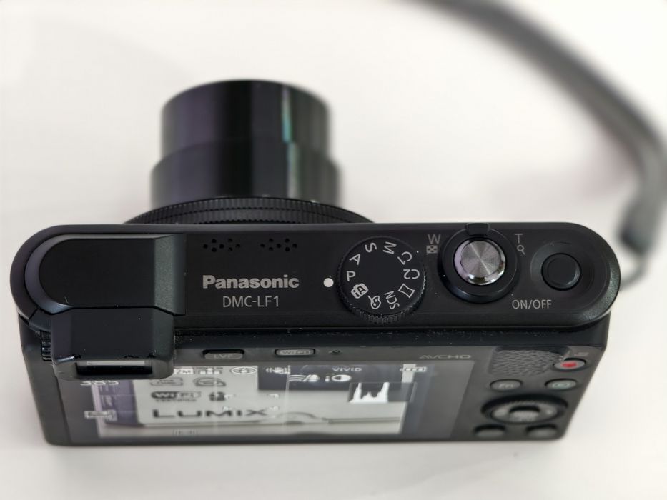 Panasonic Lumix LF 1