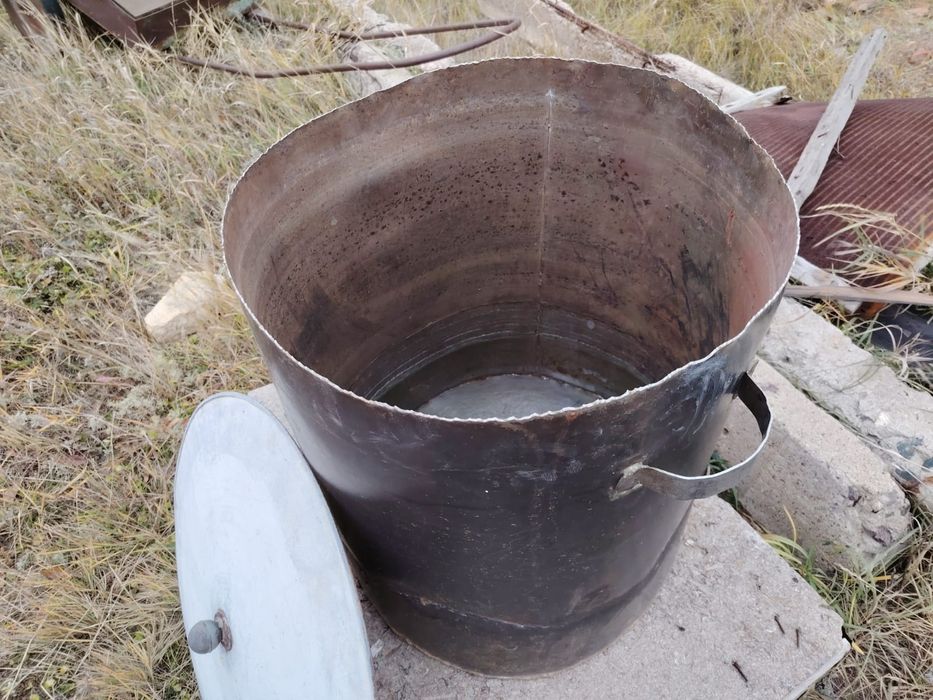 Продам  металлическую ёмкость