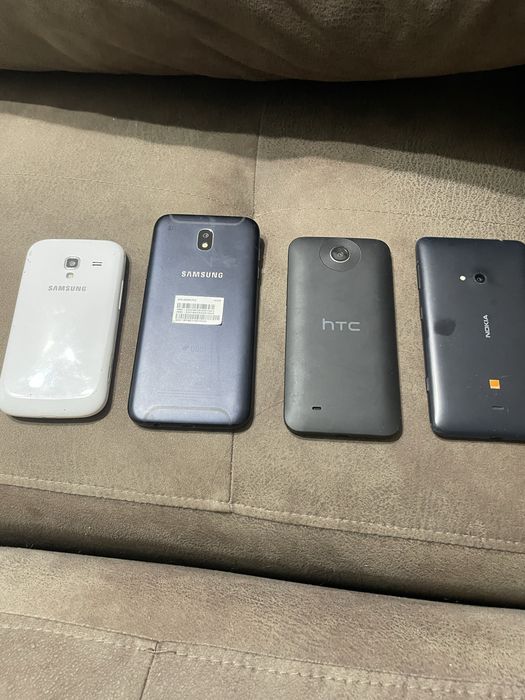 Lot de 4 telefoane