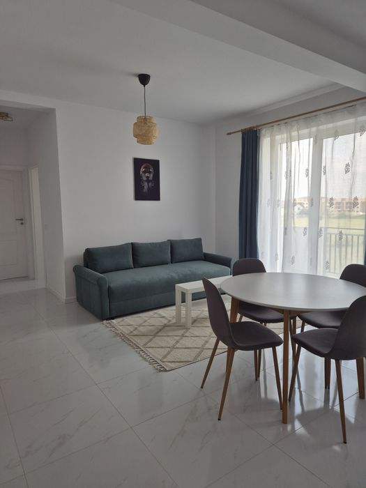 Inchiriez apartament.