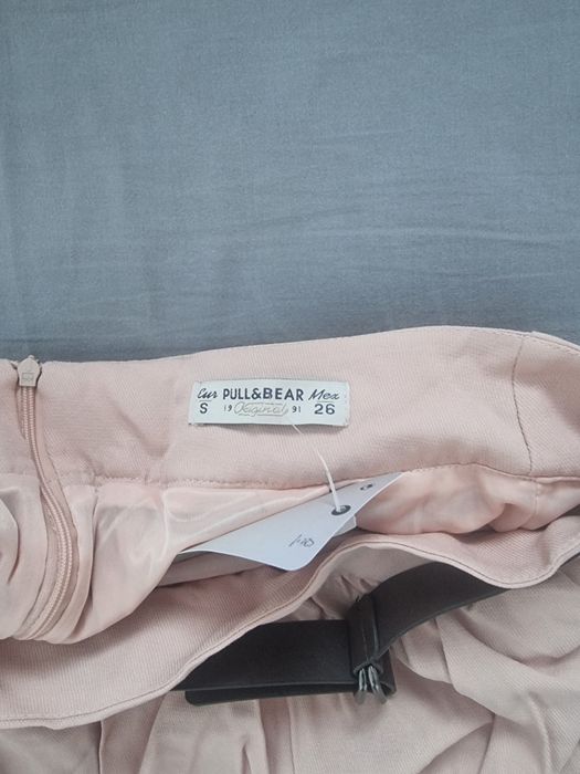 Fusta pull & bear roz pudrat