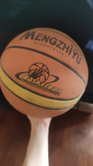 Продам два баскетбольных мяча