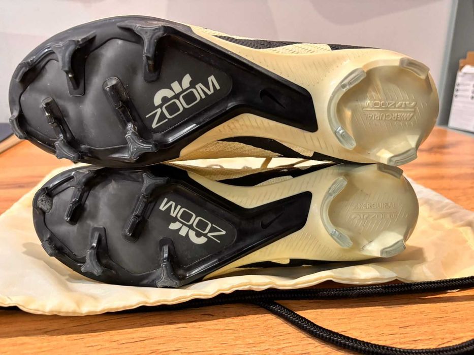 Футбольные бутсы