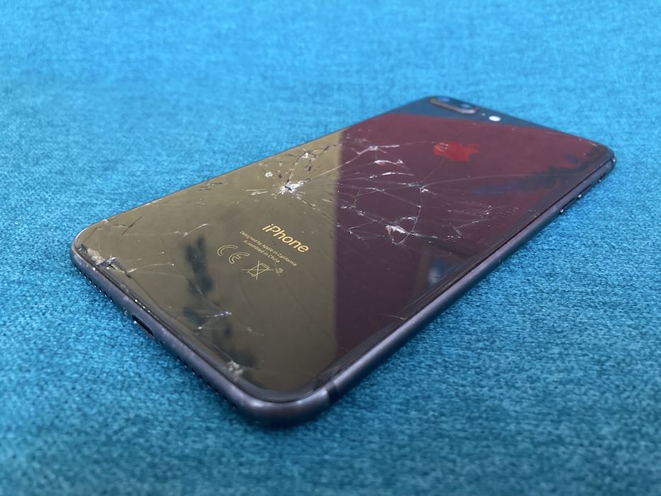 Iphone 8 plus - baterie 83%