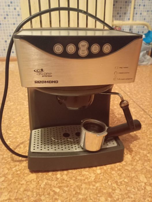 Продам кофеварку