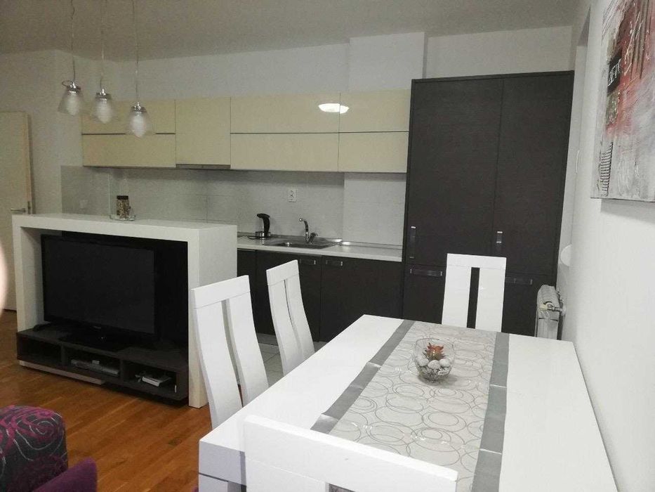 Дава се под наем Тристаен апартамент в Пловдив, Захарна фабрика - 91 кв.м за 402.9 € - Снимка #1