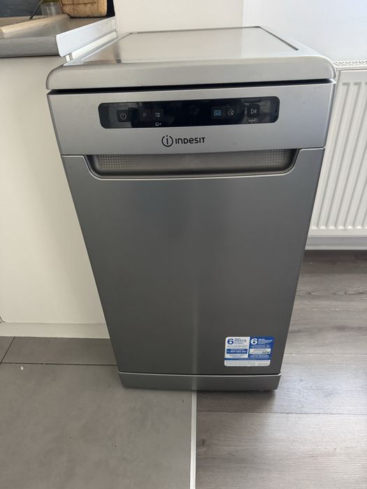 Vand masina de spalat vase Indesit