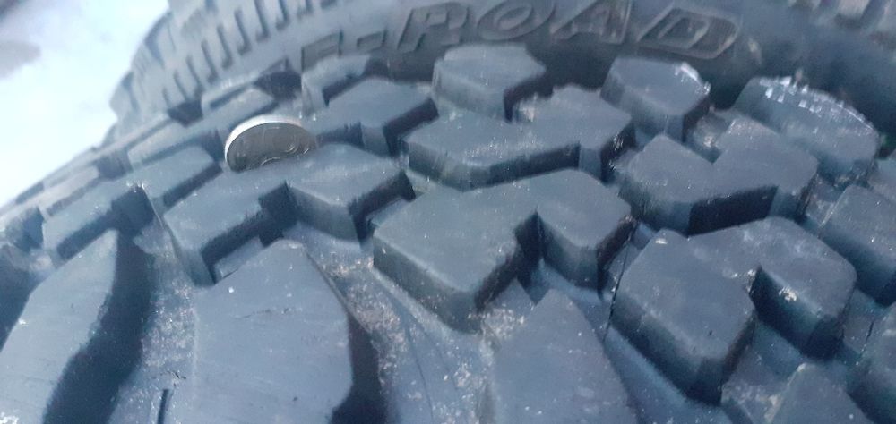 Продам " грязеву"  резину