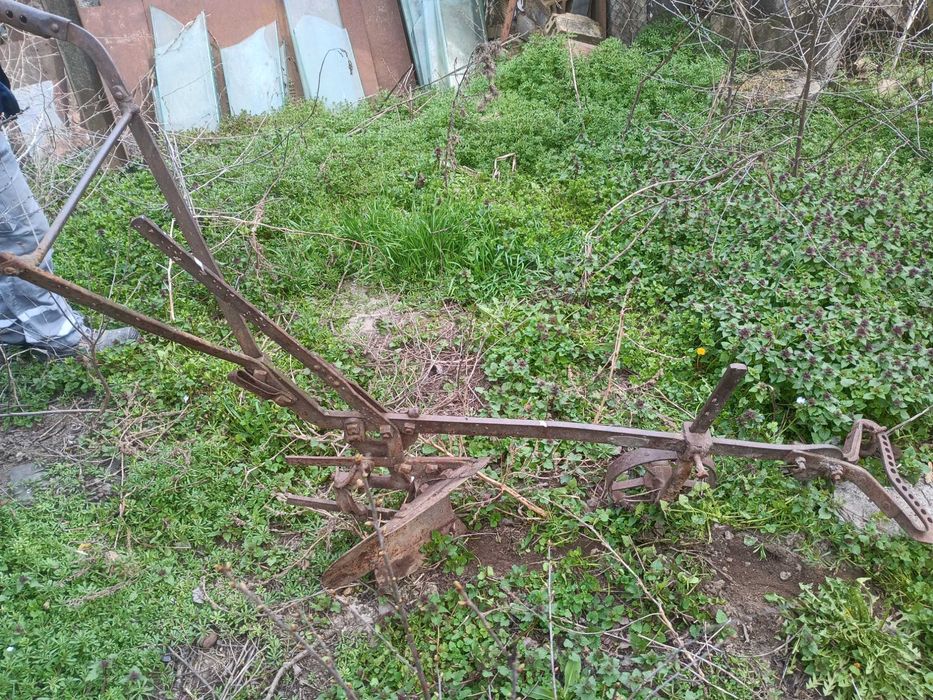 Стар немски плуг от ковано желязо