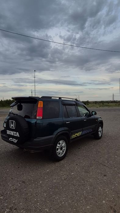 Продам машину Honda c-rv