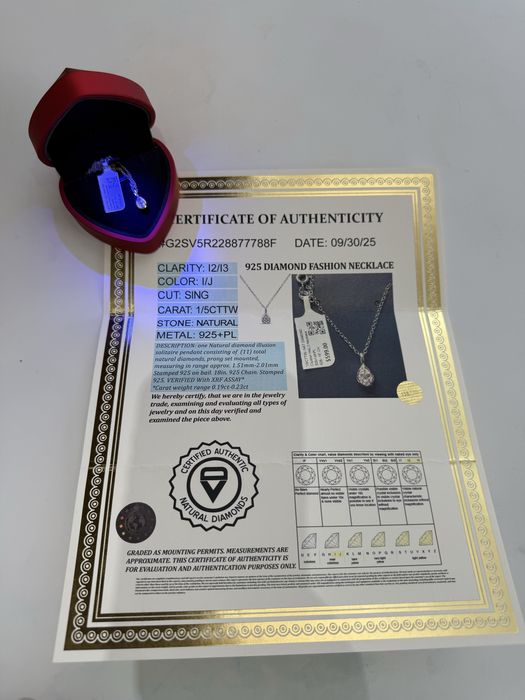 Продам бриллиантовый кулон